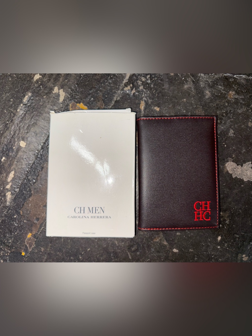 NEW Carolina Herrera CH Men Leather Passport Case Holder w/ Original Box